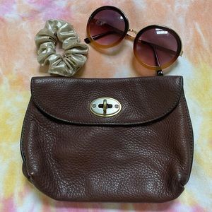 • VTG Fossil Clutch •